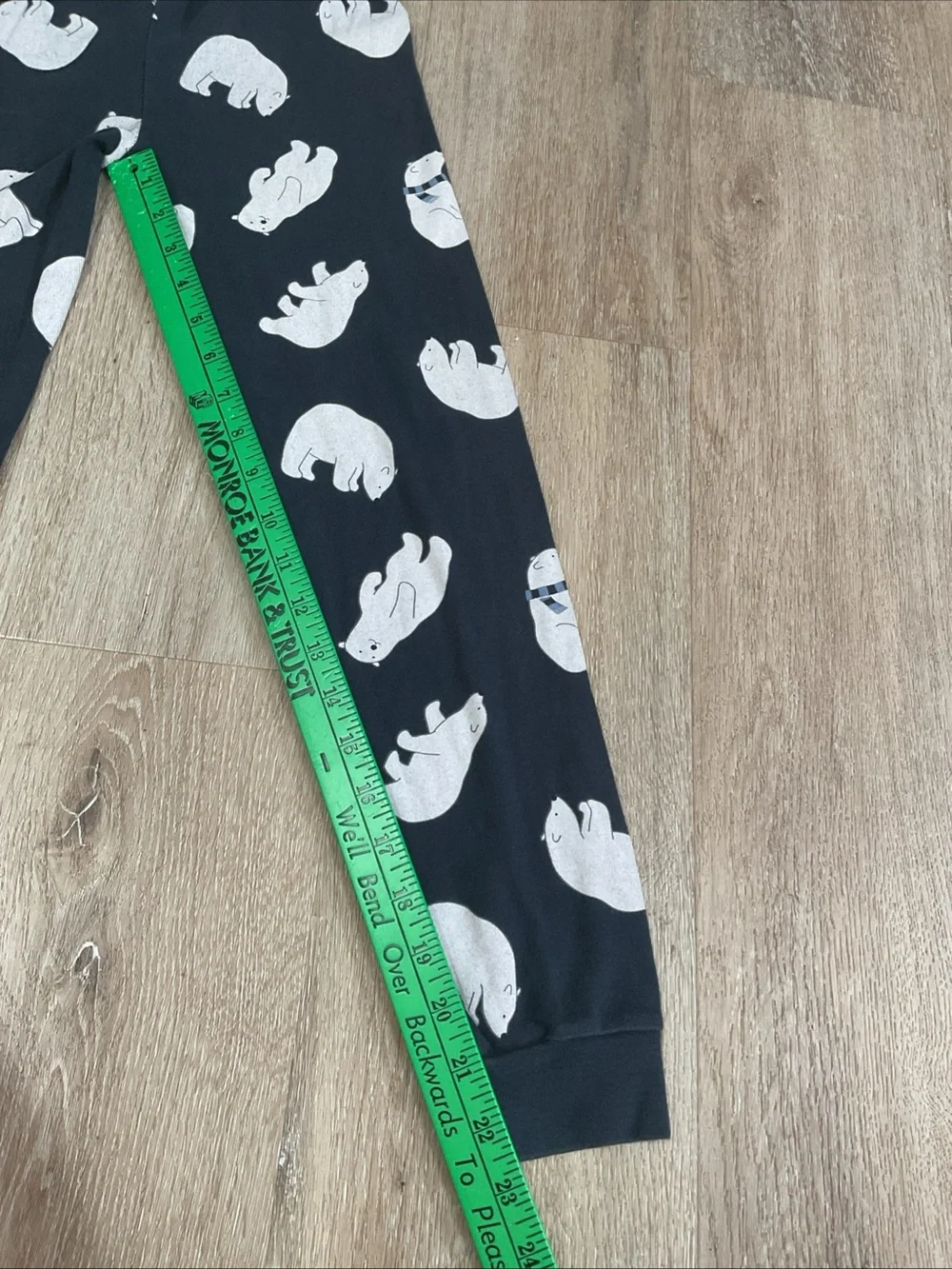 Gymboree - Navy Lounge Pants with White Polar Bear Motif - Boys Size Medium